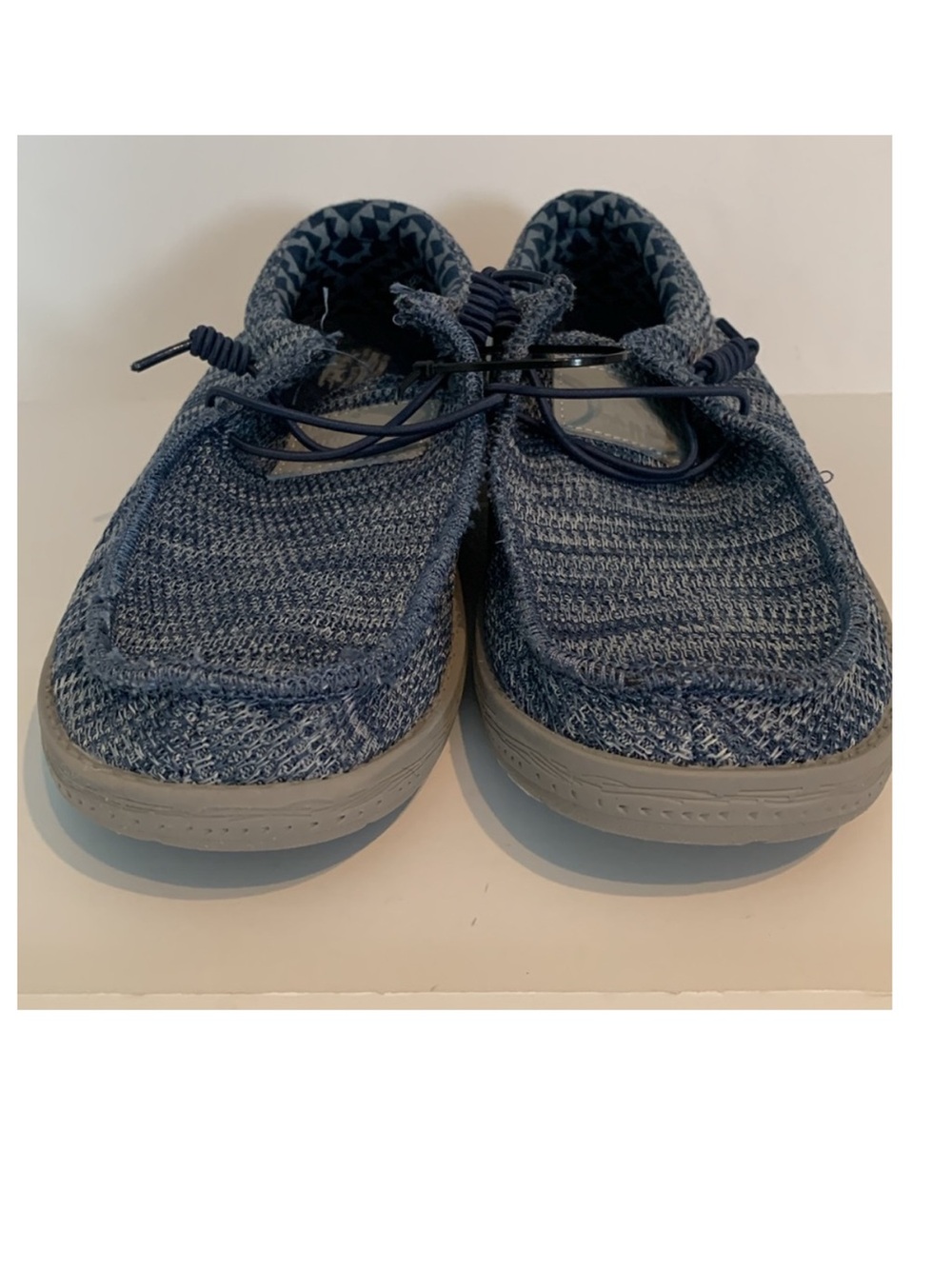 NWOT - Levi’s Men’s Canvas Slip On Shoes 9.5